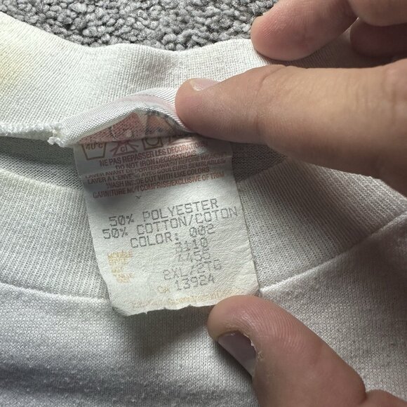 Vintage 1995 Looney Tunes Tweety Bird Sunflower Shirt Size XL - Picture 8 of 12